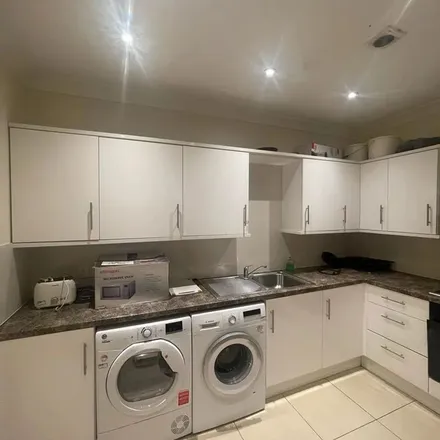 Image 7 - Cantley Gardens, London, IG2 6QB, United Kingdom - Apartment for rent