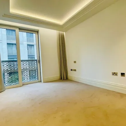 Image 3 - Boots, 426-427 Strand, London, WC2R 0QE, United Kingdom - Apartment for rent