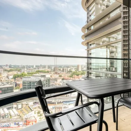 Rent this 1 bed apartment on Plough Yard in London, EC2A 3BH