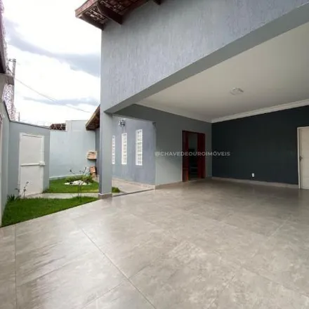 Buy this 3 bed house on Rua Francisco Buzollo in Bairro Olinda, Uberaba - MG