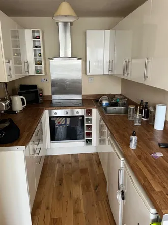 Image 4 - Beechfield Road, Catford Hill, London, SE6 4PJ, United Kingdom - Apartment for rent