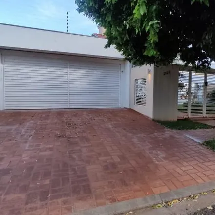 Rent this 3 bed house on Praça Euclides Fabris in Centro, Naviraí - MS
