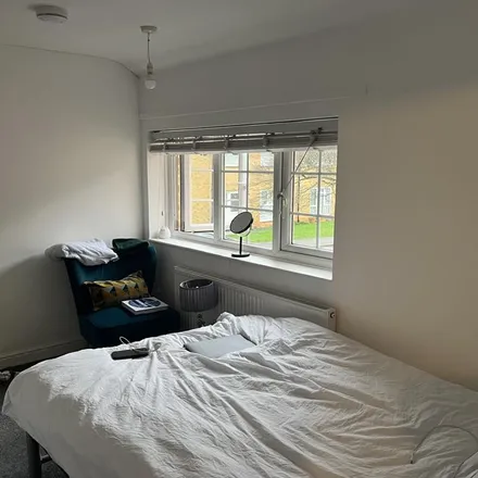 Rent this 1 bed room on Dovedale in Stevenage, SG2 9EP