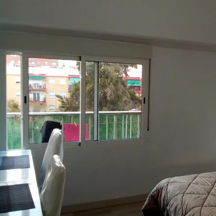 Rent this 3 bed room on Carrer del Marí Blas de Lezo in 26, 46011 Valencia