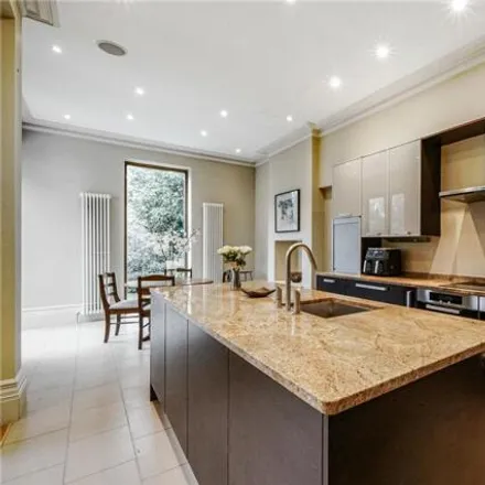 Buy this 6 bed duplex on 96 Fordhook Avenue in London, W5 3LR