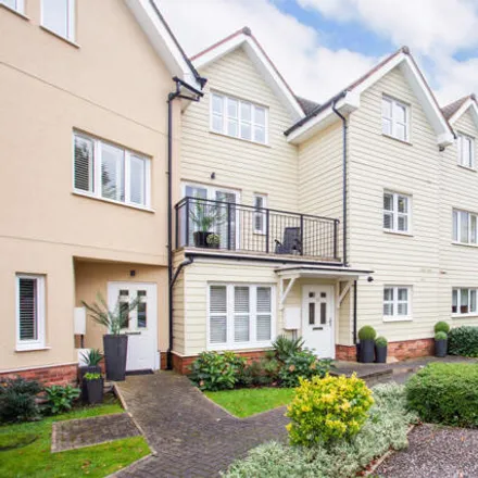 Buy this 4 bed townhouse on Springfield Park Gate in Horsham, RH12 2FY