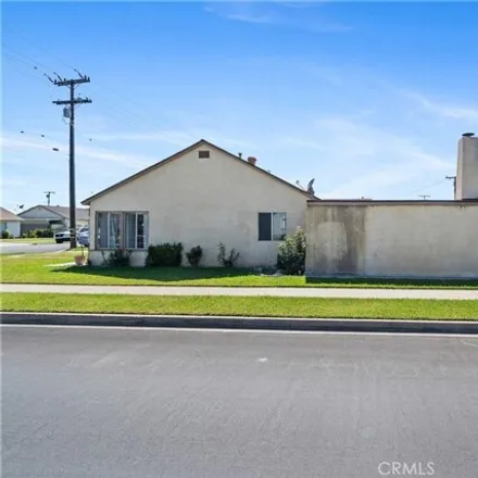 Image 3 - 9159 Oak St, Bellflower, California, 90706 - House for sale