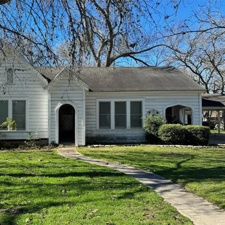 Buy this 3 bed house on 334 South Market Street in Hallettsville, TX 77964