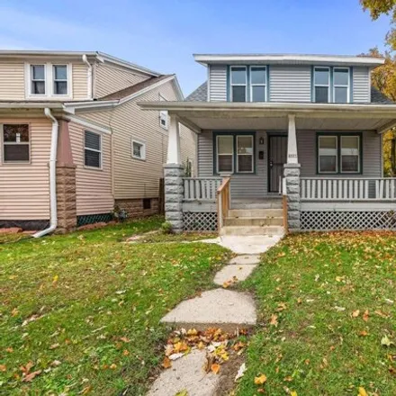 Buy this studio house on 4889 North 19th Place in Milwaukee, WI 53209