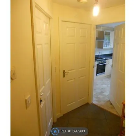 Image 1 - Valley View, Newcastle-under-Lyme, ST5 3FB, United Kingdom - Apartment for rent
