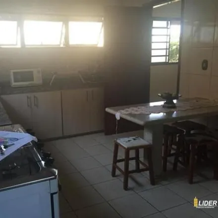 Buy this 5 bed house on unnamed road in Jardim Patrícia, Uberlândia - MG
