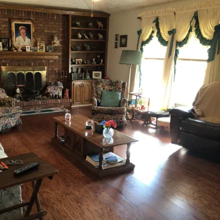 Image 9 - 12301 Spring Meadow Drive, Pioneer Village, Bullitt County, KY 40229, USA - House for sale
