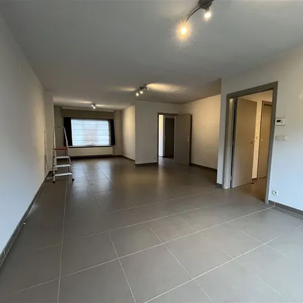 Rent this 3 bed apartment on Stijn Streuvelsstraat 6 in 9700 Oudenaarde, Belgium