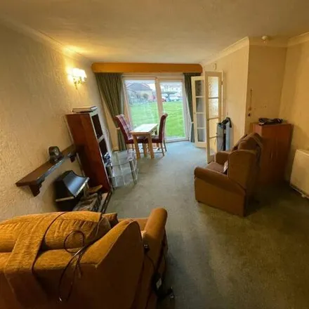 Image 2 - Clifton Drive North, Fylde, FY8 2SU, United Kingdom - Apartment for sale