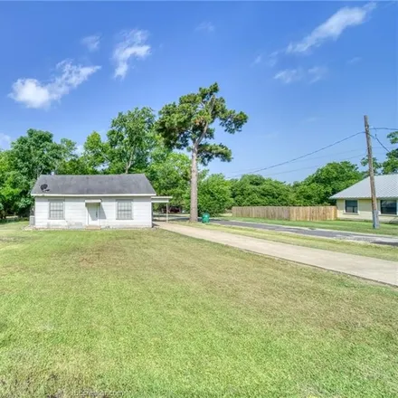 Buy this 3 bed house on 202 South Fairview Street in Madisonville, TX 77864
