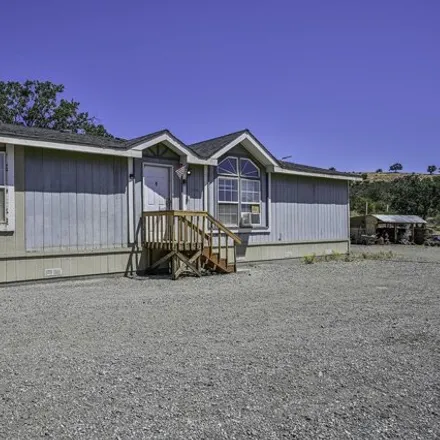 Buy this studio apartment on 2531 Long Gulch Rd in Yreka, California