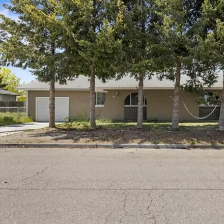 Buy this 6 bed house on 862 South Huntington Street in Kennewick, WA 99336