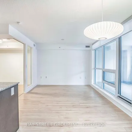Image 4 - 830 Lawrence Avenue West, Toronto, ON M6B 3T8, Canada - Apartment for rent