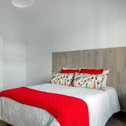 Rent this 5 bed room on Carrer de València in 592, 08026 Barcelona