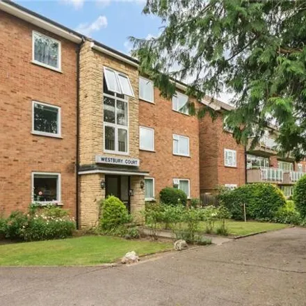 Buy this 2 bed house on Lyonsdown Road in London, EN5 1LD