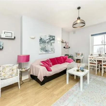 Rent this 2 bed room on 15 Girdlers Road in London, W14 0PS