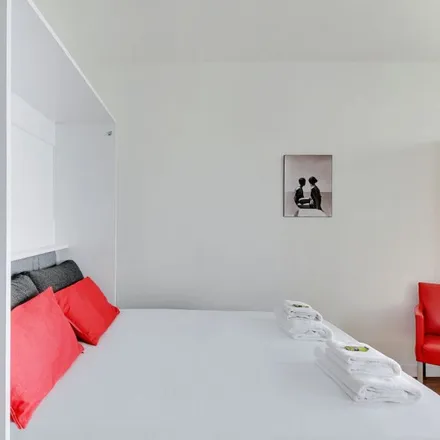 Image 5 - 2 Place Armand Carrel, 75019 Paris, France - Apartment for rent