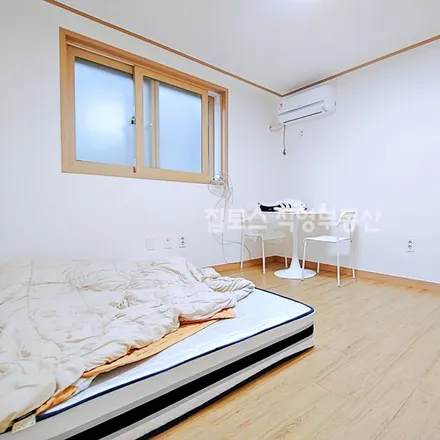 Rent this 2 bed apartment on 서울특별시 관악구 봉천동 1622-44
