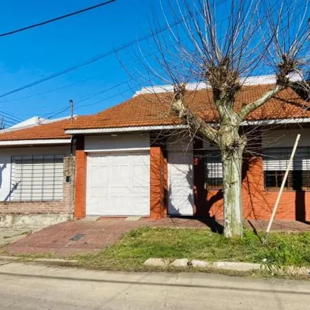 Buy this 2 bed house on Jujuy 1712 in Quilmes Este, B1878 FDC Quilmes