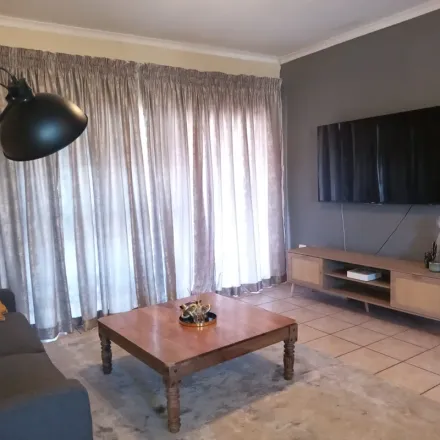 Image 5 - Willow Grove Lane, Craigavon, Randburg, 2155, South Africa - Apartment for rent