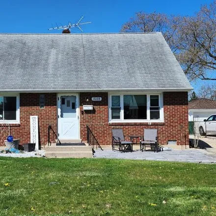 Buy this 4 bed house on 8054 Merrimac Avenue in Burbank, IL 60459