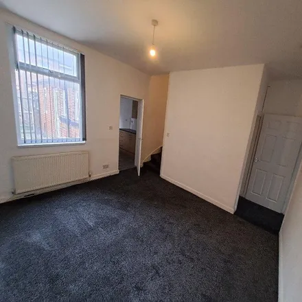 Image 2 - Newton Street, Ferryhill, DL17 8PW, United Kingdom - Townhouse for rent