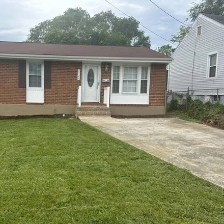 Buy this 4 bed house on 1772 Carroll Avenue Northwest in Roanoke, VA 24017
