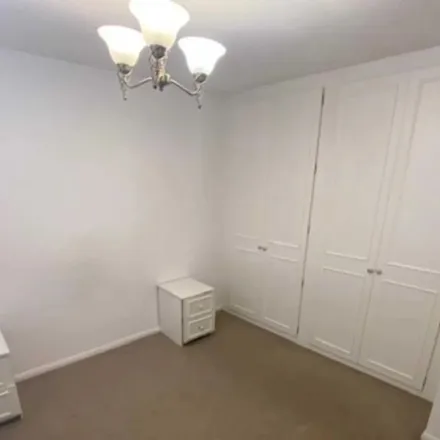Image 4 - Fox Close, Elstree, WD6 3HS, United Kingdom - Apartment for rent