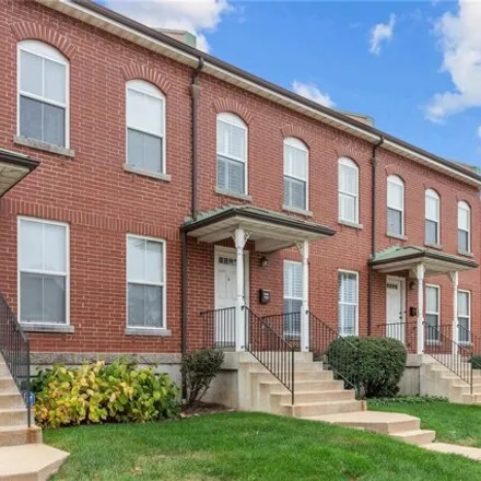 Image 2 - 3928 Folsom Avenue, St. Louis, MO 63110, USA - House for sale