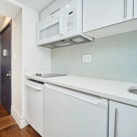 Image 4 - 226 W 13th St Apt 3R, New York, 10011 - Apartment for rent