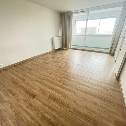 Rent this 3 bed apartment on 28 Rue Sainte-Barbe in 59200 Tourcoing, France