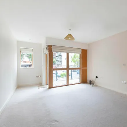 Image 3 - St James South, Jessop Avenue, Cheltenham, GL50 3SP, United Kingdom - Room for rent