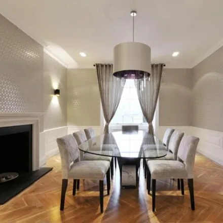Image 2 - 26 Gloucester Square, London, W2 2SZ, United Kingdom - House for rent