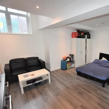 Rent this studio apartment on 23 Albion Street in Leicester, LE1 6GD