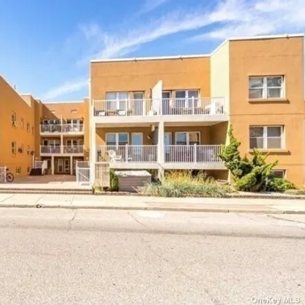 Buy this studio condo on 825 East Park Avenue in City of Long Beach, NY 11561