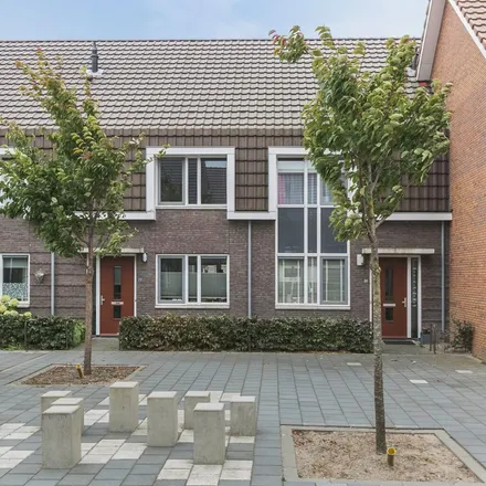 Rent this 3 bed apartment on Lingegraaf 13 in 6661 MR Elst, Netherlands