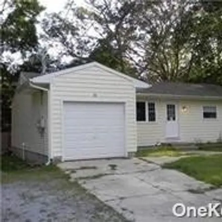 Image 1 - 21 Rose Street, Hauppauge, Islip, NY 11788, USA - House for rent