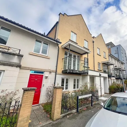 Rent this 4 bed townhouse on 85 Burlington Road in Bristol, BS20 7BQ