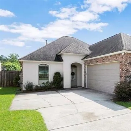 Rent this 3 bed house on 8031 Seville Court in Bayou Fountain, East Baton Rouge Parish
