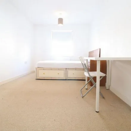 Rent this 3 bed apartment on Messenger Court in 150 Spa Road, London