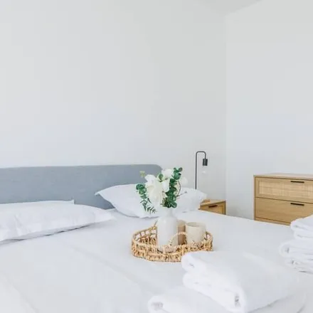 Rent this 2 bed apartment on 25 Rue Biron in 93400 Saint-Ouen-sur-Seine, France