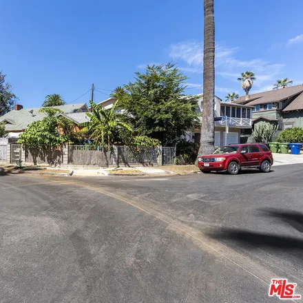 Buy this studio townhouse on 2001 South Congress Avenue in Los Angeles, CA 90018