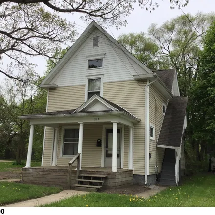 Buy this 3 bed duplex on 516 North State Street in Jackson, MI 49201