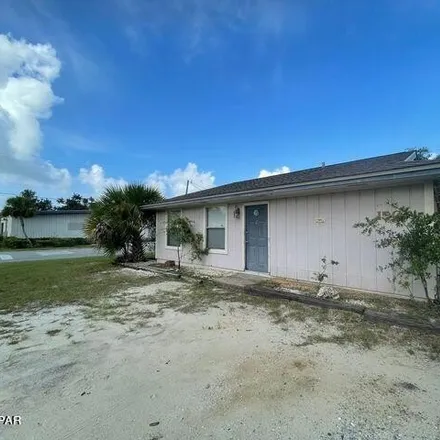 Rent this 2 bed house on 1501 Chestnut Avenue in Saint Andrew, Panama City