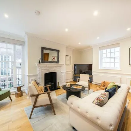 Rent this 5 bed apartment on 17 Buckingham Gate in London, SW1E 6NF